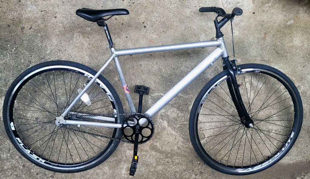 BICICLETA 700 COMMUTER